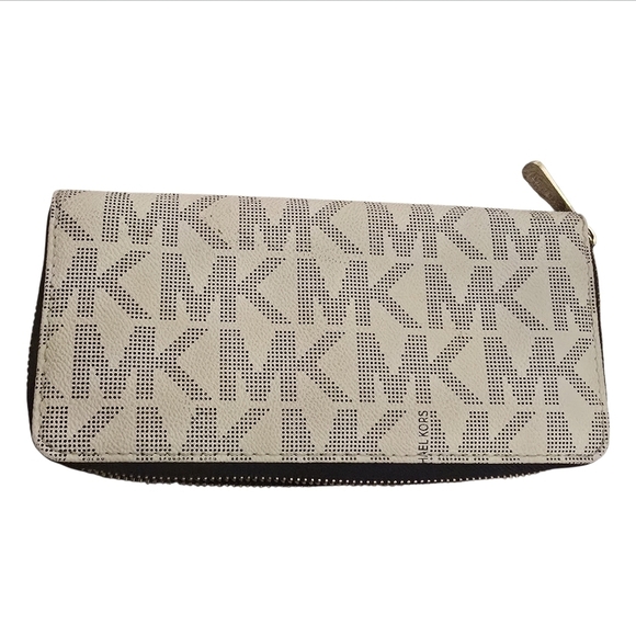Michael Kors Gray Zip Wallet - Picture 2 of 6